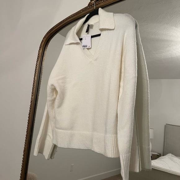 New with tags H&M white sweater - Picture 1 of 2